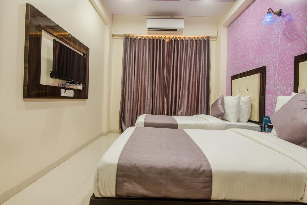 Oyo 9326 Om Sai Residency Hotel มุมไบ ภายนอก รูปภาพ