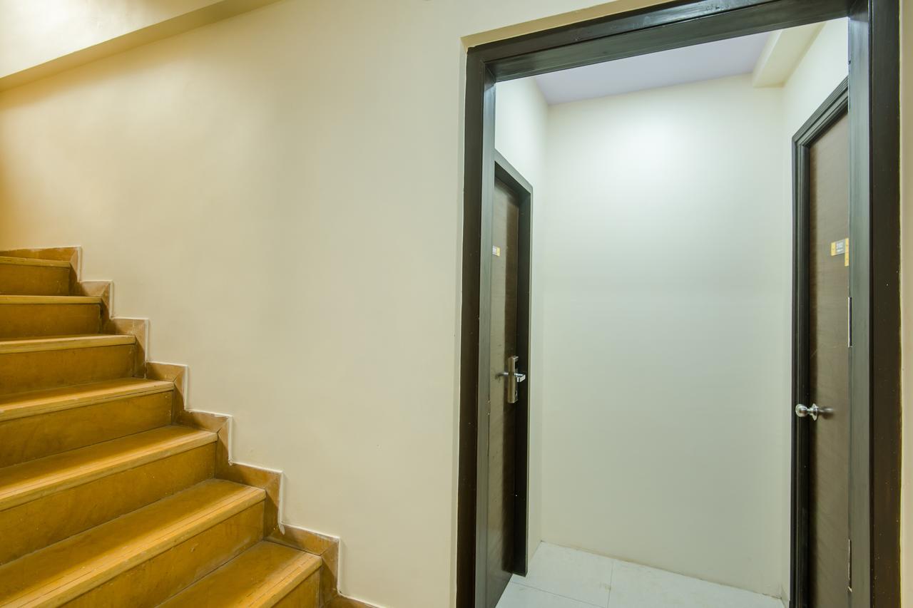 Oyo 9326 Om Sai Residency Hotel มุมไบ ภายนอก รูปภาพ