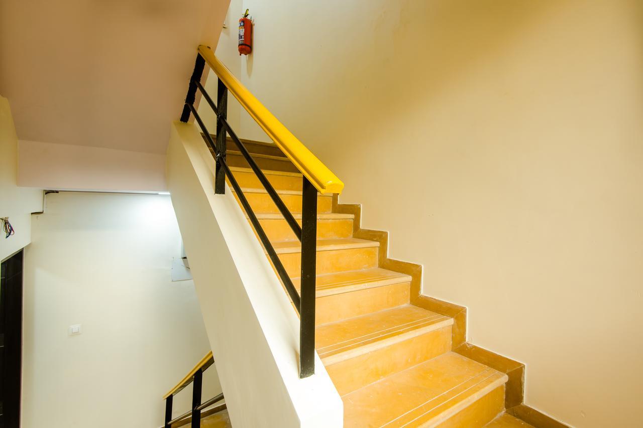 Oyo 9326 Om Sai Residency Hotel มุมไบ ภายนอก รูปภาพ